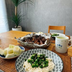 簡單美味，秋葵涼麵